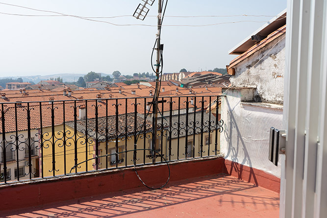 025
